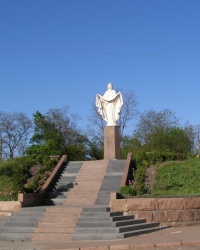 Скульптура Пресвятой Богородицы "Покров Пресвятой Богородицы" в г. Коростень