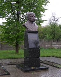 Бюст Т. Г. Шевченко в г. Овруч