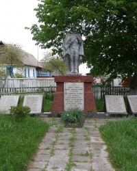 Памятник воинам-односельчанам в с. Рогачёв