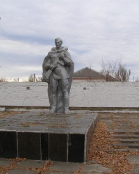 Братская могила в с. Раздолье