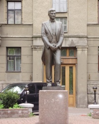 Памятник Анатолию Соловьяненко в Киеве
