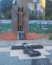 Памятник жертвам голодомора в Миргороде