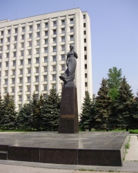 Памятник Лесе Украинке в Киеве