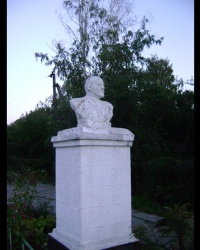 Памятник В.И. Ленину в с. Губиниха