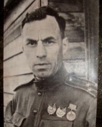 На узбіччі давно залишеного шляху