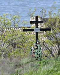 Поклонный крест на месте церкви Успения Богородицы в г.Керчи