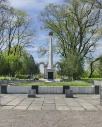Братская могила в Приморском парке г.Керчи