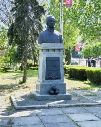 Памятник адмиралу Ф.Ф.Ушакову в г.Керчи