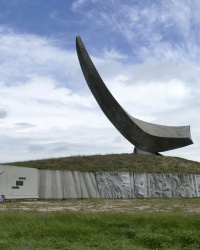 Мемориал "Парус" - памятник Эльтигенскому десанту в пос.Героевское в г.Керчь