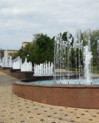 Фонтан в парке славянской культуры и письменности в г.Донецке